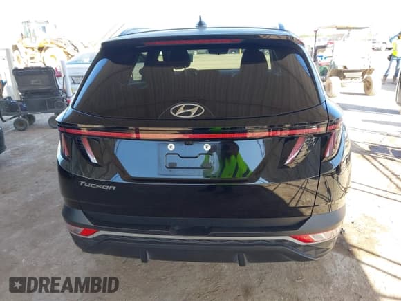 ✅ 2022 Hyundai Tucson SEL • VIN: 5NMJB3AEXNH038613 • Lot: 42853130. Listed on IAAI with 31,258 mi. Free auction sales archive from the USA and detailed vehicle history report at DreamBid. Image 16.