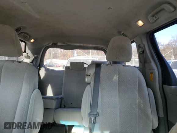 ✅ 2014 Toyota Sienna LE • VIN: 5TDKK3DC1ES521838 • Lot: 91239805. Listed on Copart with 139,460 mi. Free auction sales archive from the USA and detailed vehicle history report at DreamBid. Image 10.