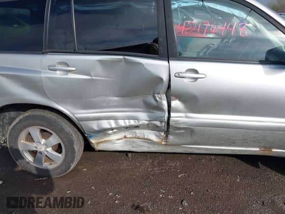 2007 Toyota Highlander with VIN JTEGD21A670168804, listed as a IAAI auction lot 42176448 with 264,361 mi miles and . Bid and sale history available at DreamBid. Image 6.