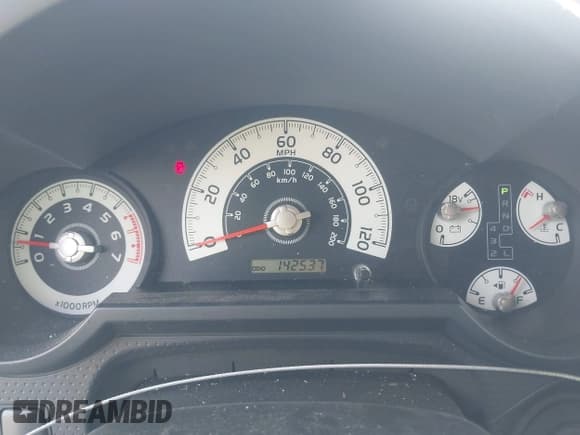 ✅ 2008 Toyota FJ Cruiser • VIN: JTEBU11F18K052609 • Lot: 42587745. Wystawiony na IAAI z przebiegiem 142 537 mil. Bezpłatny archiwum sprzedaży aukcyjnych z USA i szczegółowy raport historii pojazdu na DreamBid. Zdjęcie 7.