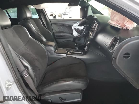 ✅ 2022 Dodge Charger GT • VIN: 2C3CDXHG2NH104248 • Lot: 70005275. Wystawiony na Copart z przebiegiem Nie podano. Bezpłatny archiwum sprzedaży aukcyjnych z USA i szczegółowy raport historii pojazdu na DreamBid. Zdjęcie 7.