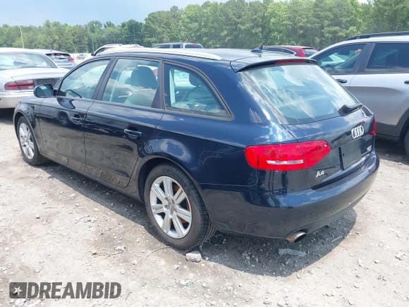 ✅ 2010 Audi A4 Premium • VIN: WAUSFAFL4AA040265 • Лот: 42585112. Опубликован ранее на IAAI с пробегом 184 310 миль. Бесплатный доступ к архиву аукционных продаж из США и подробный отчёт об истории автомобиля на DreamBid. Изображение 3.