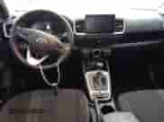 ✅ 2023 Hyundai Venue SEL • VIN: KMHRC8A39PU274401 • Лот: 38358634. Размещён на Copart с пробегом 10 272 миль миль. Получите бесплатный доступ к архиву аукционных продаж из США и посмотрите подробный отчёт об истории автомобиля на DreamBid. Изображение 8.