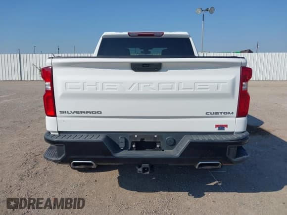 ✅ 2021 Chevrolet Silverado 1500 Custom Trail Boss • VIN: 3GCPYCEF8MG351780 • Lot: 43228690. Wystawiony na IAAI z przebiegiem 80 281 mil. Bezpłatny archiwum sprzedaży aukcyjnych z USA i szczegółowy raport historii pojazdu na DreamBid. Zdjęcie 16.