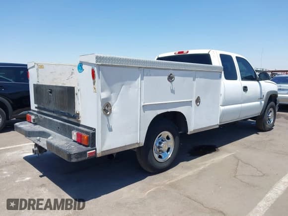 ✅ 2003 Chevrolet Silverado 2500HD LS • VIN: 1GCHC29U93E354781 • Lot: 42316975. Listed on IAAI with 360,412 mi. Free auction sales archive from the USA and detailed vehicle history report at DreamBid. Image 4.