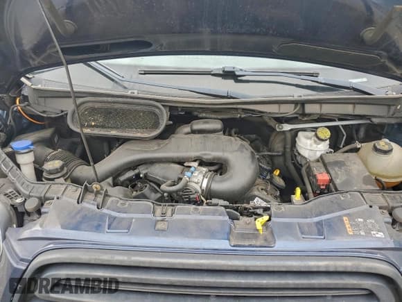 ✅ 2019 Ford Transit • VIN: 1FTYR1CM5KKB30019 • Lot: 93262635. Listed on Copart with 61,595 mi. Free auction sales archive from the USA and detailed vehicle history report at DreamBid. Image 12.