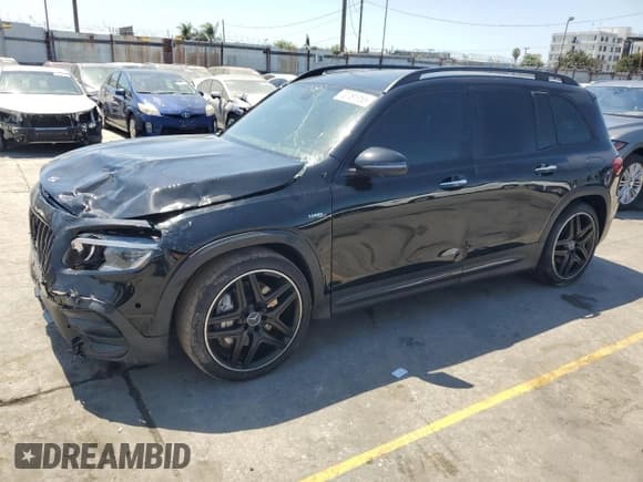 ✅ 2021 Mercedes-Benz GLB 35 AMG • VIN: W1N4M5BB6MW083110 • Лот: 70781155. Опубликован ранее на Copart с пробегом 31 462 миль. Бесплатный доступ к архиву аукционных продаж из США и подробный отчёт об истории автомобиля на DreamBid. Изображение 1.