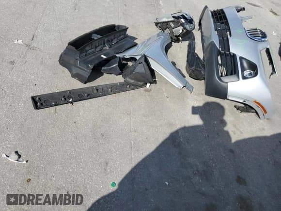 ✅ 2018 BMW X2 sDrive28i • VIN: WBXYJ3C37JEP76740 • Lot: 85729045. Wystawiony na Copart z przebiegiem 94 375 mil. Bezpłatny archiwum sprzedaży aukcyjnych z USA i szczegółowy raport historii pojazdu na DreamBid. Zdjęcie 13.