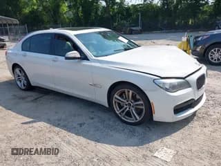 ✅ 2013 BMW 7 Series 740Li • VIN: WBAYE4C58DDW22876 • Lot: 42418789. Wystawiony na IAAI z przebiegiem 174 313 mil. Bezpłatny archiwum sprzedaży aukcyjnych z USA i szczegółowy raport historii pojazdu na DreamBid. Zdjęcie 1.