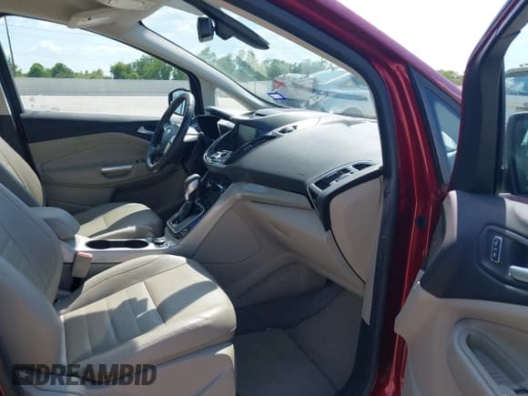 ✅ 2013 Ford C-Max SEL • VIN: 1FADP5CU1DL535518 • Lot: 43181597. Wystawiony na IAAI z przebiegiem 105 752 mil. Bezpłatny archiwum sprzedaży aukcyjnych z USA i szczegółowy raport historii pojazdu na DreamBid. Zdjęcie 5.