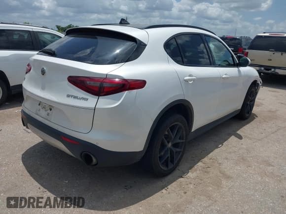 ✅ 2018 Alfa Romeo Stelvio Ti Sport • VIN: ZASFAKNN6J7C01635 • Lot: 42444819. Listed on IAAI with 124,203 mi. Free auction sales archive from the USA and detailed vehicle history report at DreamBid. Image 4.