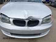 ✅ 2009 BMW 1 Series 128i • VIN: WBAUL73599VJ76485 • Lot: 43705123. Wystawiony na IAAI z przebiegiem 88 259 mil. Bezpłatny archiwum sprzedaży aukcyjnych z USA i szczegółowy raport historii pojazdu na DreamBid. Zdjęcie 6.