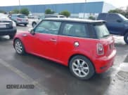 ✅ 2010 MINI Hardtop S • VIN: WMWMF7C58ATZ74239 • Lot: 43741250. Wystawiony na IAAI z przebiegiem 91 566 mil. Bezpłatny archiwum sprzedaży aukcyjnych z USA i szczegółowy raport historii pojazdu na DreamBid. Zdjęcie 3.