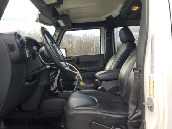 ✅ 2015 Jeep Wrangler Unlimited Sahara • VIN: 1C4HJWEG8FL726642 • Lot: 93007935. Listed on Copart with 173,386 mi. Free auction sales archive from the USA and detailed vehicle history report at DreamBid. Image 7.