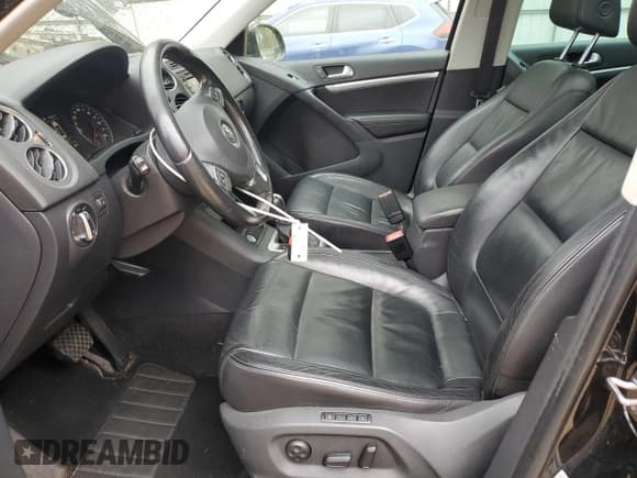 ✅ 2012 Volkswagen Tiguan LE • VIN: WVGAV7AX9CW555942 • Lot: 51303575. Listed on Copart with 130,491 mi. Free auction sales archive from the USA and detailed vehicle history report at DreamBid. Image 7.