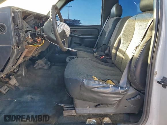 ✅ 1999 Chevrolet Silverado 1500 • VIN: 1GCEC14W2XE203065 • Лот: 93651525. Опубликован ранее на Copart с пробегом Не указан. Бесплатный доступ к архиву аукционных продаж из США и подробный отчёт об истории автомобиля на DreamBid. Изображение 7.