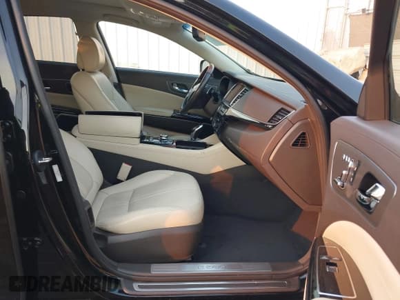 ✅ 2016 Kia K900 Luxury • VIN: KNALU4D33G6032619 • Lot: 41307044. Listed on IAAI with 43,242 mi. Free auction sales archive from the USA and detailed vehicle history report at DreamBid. Image 5.