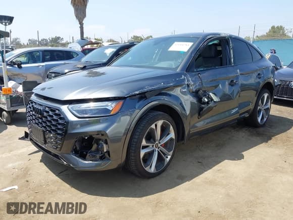 ✅ 2024 Audi Q5 Sportback S line Premium Plus • VIN: WA15AAFY3R2138424 • Лот: 42184784. Опубликован ранее на IAAI с пробегом 4 635 миль. Бесплатный доступ к архиву аукционных продаж из США и подробный отчёт об истории автомобиля на DreamBid. Изображение 2.