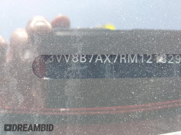 ✅ 2024 Volkswagen Tiguan SE R-Line Black • VIN: 3VV8B7AX7RM121329 • Lot: 42854151. Wystawiony na IAAI z przebiegiem 16 960 mil. Bezpłatny archiwum sprzedaży aukcyjnych z USA i szczegółowy raport historii pojazdu na DreamBid. Zdjęcie 18.