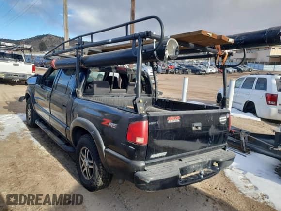 ✅ 2004 Chevrolet S-10 LS • VIN: 1GCDT13XX4K123872 • Лот: 76417194. Опубликован ранее на Copart с пробегом Не указан. Бесплатный доступ к архиву аукционных продаж из США и подробный отчёт об истории автомобиля на DreamBid. Изображение 2.