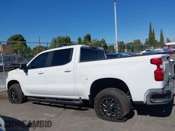 ✅ 2019 Chevrolet Silverado 1500 LT • VIN: 3GCPWCED1KG177455 • Lot: 43459254. Wystawiony na IAAI z przebiegiem 80 162 mil. Bezpłatny archiwum sprzedaży aukcyjnych z USA i szczegółowy raport historii pojazdu na DreamBid. Zdjęcie 14.