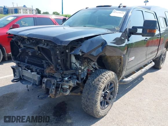 ✅ 2019 Chevrolet Silverado 2500HD LT • VIN: 1GC1KSEG0KF198997 • Lot: 42929829. Listed on IAAI with 40,917 mi. Free auction sales archive from the USA and detailed vehicle history report at DreamBid. Image 18.