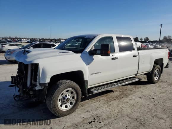 2019 Chevrolet Silverado 3500HD Work Truck с VIN 1GC4KVCYXKF171543, выставлен на аукционе Copart как лот 84349874 с пробегом 104 180 миль миль и Списание • Salvage title. История ставок и продаж доступна на DreamBid. Изображение 1.