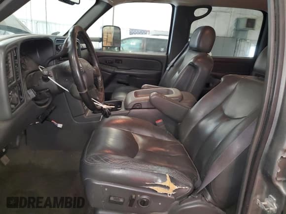 ✅ 2006 Chevrolet Silverado 2500HD LT3 • VIN: 1GCHK23DX6F190130 • Лот: 82350845. Опубликован ранее на Copart с пробегом Не указан. Бесплатный доступ к архиву аукционных продаж из США и подробный отчёт об истории автомобиля на DreamBid. Изображение 7.