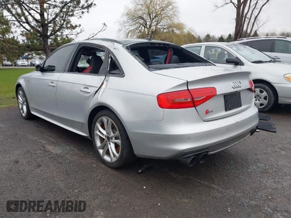 ✅ 2013 Audi S4 Premium Plus • VIN: WAUBGAFL8DA096954 • Lot: 42016251. Wystawiony na IAAI z przebiegiem 131 776 mil. Bezpłatny archiwum sprzedaży aukcyjnych z USA i szczegółowy raport historii pojazdu na DreamBid. Zdjęcie 3.