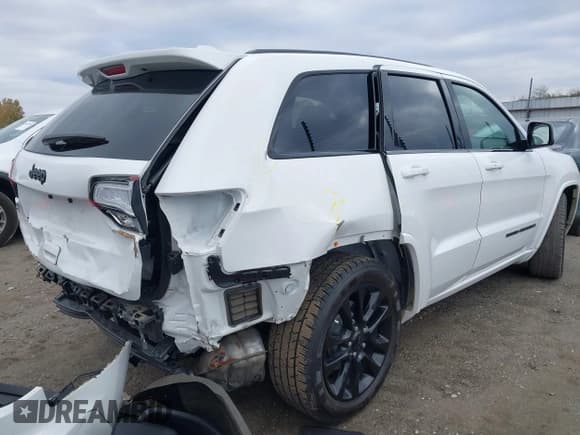✅ 2017 Jeep Grand Cherokee Altitude • VIN: 1C4RJEAG2HC957205 • Lot: 38118638. Wystawiony na IAAI z przebiegiem 46 446 mil. Bezpłatny archiwum sprzedaży aukcyjnych z USA i szczegółowy raport historii pojazdu na DreamBid. Zdjęcie 4.