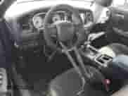 2015 Dodge Charger SRT Hellcat z VIN 2C3CDXL91FH795556, wystawiony jako Copart lot #77477774 z przebiegiem Nie podano mil oraz Szkoda całkowita • Salvage title. Historia ofert i sprzedaży dostępna na DreamBid. Obrazek 8.