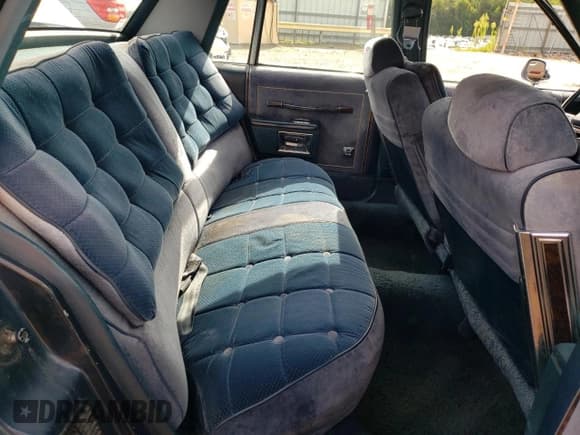 ✅ 1985 Oldsmobile Delta • VIN: 1G3BY69Y2FY379333 • Лот: 68540105. Опубликован ранее на Copart с пробегом 76 044 миль. Бесплатный доступ к архиву аукционных продаж из США и подробный отчёт об истории автомобиля на DreamBid. Изображение 10.