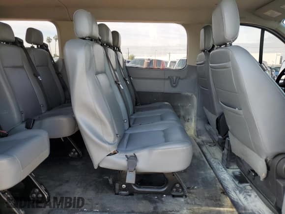 ✅ 2017 Ford Transit XL • VIN: 1FBZX2YM1HKA62470 • Lot: 92639295. Wystawiony na Copart z przebiegiem 38 877 mil. Bezpłatny archiwum sprzedaży aukcyjnych z USA i szczegółowy raport historii pojazdu na DreamBid. Zdjęcie 11.
