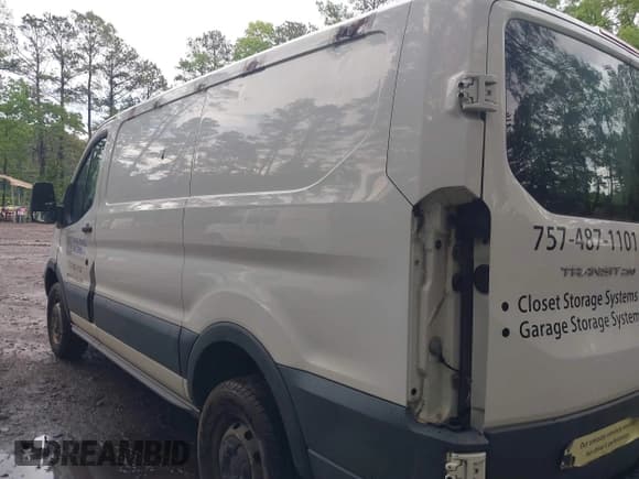 ✅ 2015 Ford Transit Cargo • VIN: 1FTYR1ZM9FKA21382 • Lot: 42184401. Wystawiony na IAAI z przebiegiem 163 317 mil. Bezpłatny archiwum sprzedaży aukcyjnych z USA i szczegółowy raport historii pojazdu na DreamBid. Zdjęcie 17.