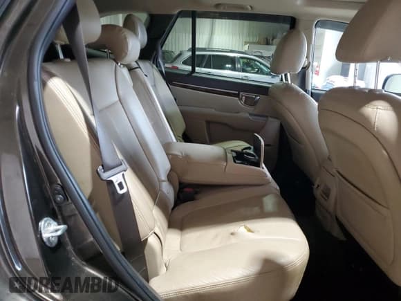 ✅ 2011 Hyundai Santa Fe Limited • VIN: 5XYZKDAG3BG084994 • Lot: 84524164. Listed on Copart with 238,391 mi. Free auction sales archive from the USA and detailed vehicle history report at DreamBid. Image 11.