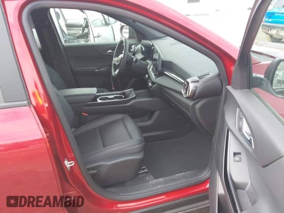 2025 Chevrolet Equinox AWD LT with VIN 3GNAXPEG9SL102134, listed as a IAAI auction lot 41792092 with 4,194 mi miles and . Bid and sale history available at DreamBid. Image 5.