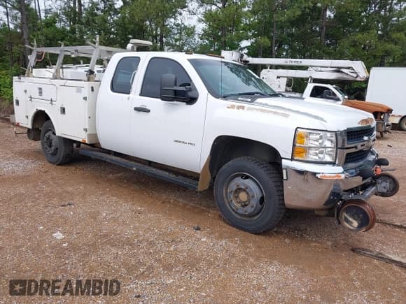 ✅ 2010 Chevrolet Silverado 3500HD • VIN: 1GB5KZBK7AZ252039 • Lot: 42203910. Listed on IAAI with 379,973 mi. Free auction sales archive from the USA and detailed vehicle history report at DreamBid. Image 1.