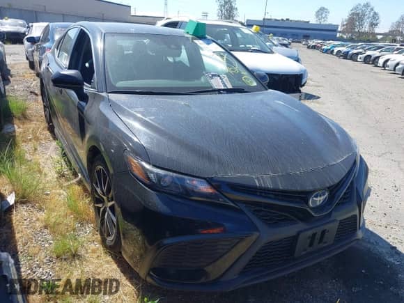 2021 Toyota Camry Hybrid SE с VIN 4T1G31AK6MU556240, выставлен на аукционе IAAI как лот 43214815 с пробегом 250 956 миль миль и . История ставок и продаж доступна на DreamBid. Изображение 1.