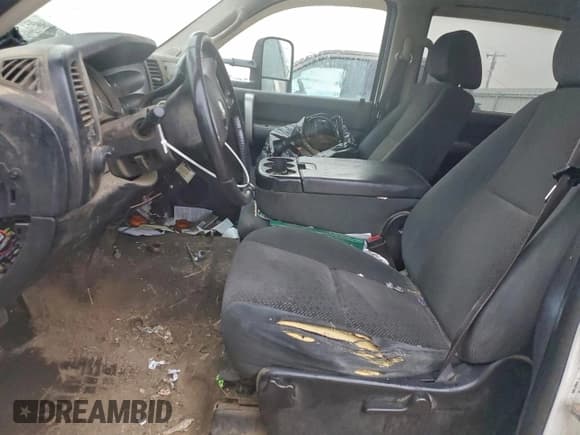 ✅ 2007 Chevrolet Silverado 2500HD 2LT • VIN: 1GCHK23617F538187 • Lot: 93531755. Wystawiony na Copart z przebiegiem 323 641 mil. Bezpłatny archiwum sprzedaży aukcyjnych z USA i szczegółowy raport historii pojazdu na DreamBid. Zdjęcie 7.