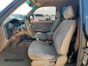 ✅ 2001 Toyota Tacoma PreRunner • VIN: 5TESN92N61Z834783 • Lot: 71374735. Wystawiony na Copart z przebiegiem 259 391 mil. Bezpłatny archiwum sprzedaży aukcyjnych z USA i szczegółowy raport historii pojazdu na DreamBid. Zdjęcie 7.