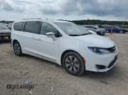 ✅ 2019 Chrysler Pacifica Hybrid Limited • VIN: 2C4RC1N72KR509090 • Лот: 60441235. Опубликован ранее на Copart с пробегом 105 821 миль. Бесплатный доступ к архиву аукционных продаж из США и подробный отчёт об истории автомобиля на DreamBid. Изображение 4.