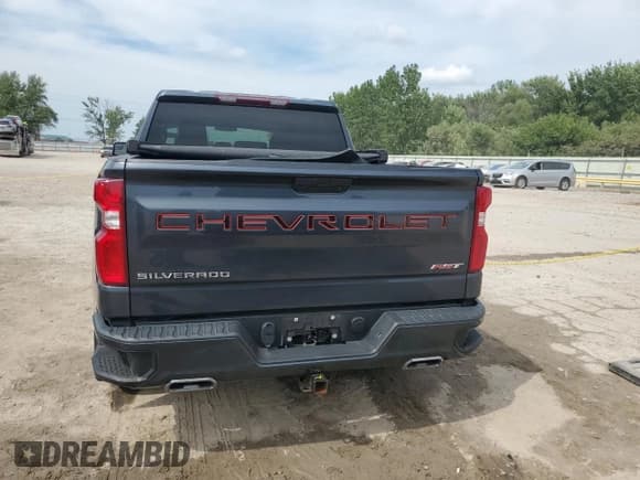 ✅ 2021 Chevrolet Silverado 1500 RST • VIN: 1GCUYEET7MZ349037 • Lot: 68243265. Wystawiony na Copart z przebiegiem 69 411 mil. Bezpłatny archiwum sprzedaży aukcyjnych z USA i szczegółowy raport historii pojazdu na DreamBid. Zdjęcie 6.