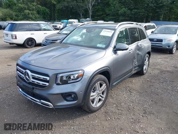 ✅ 2020 Mercedes-Benz GLB 250 • VIN: WDC4M4HBXLW013014 • Lot: 43218431. Listed on IAAI with 25,147 mi. Free auction sales archive from the USA and detailed vehicle history report at DreamBid. Image 2.