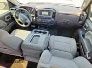 ✅ 2017 Chevrolet Silverado 1500 Custom • VIN: 1GCRCPEH4HZ131316 • Lot: 67631995. Wystawiony na Copart z przebiegiem 135 473 mil. Bezpłatny archiwum sprzedaży aukcyjnych z USA i szczegółowy raport historii pojazdu na DreamBid. Zdjęcie 8.