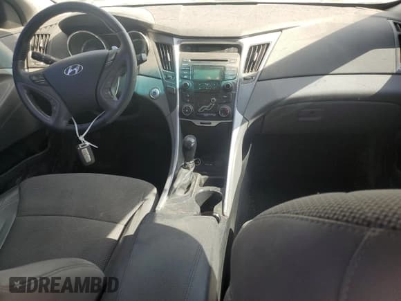 ✅ 2013 Hyundai Sonata SE • VIN: 5NPEC4ACXDH765089 • Lot: 75472254. Listed on Copart with 107,349 mi. Free auction sales archive from the USA and detailed vehicle history report at DreamBid. Image 8.