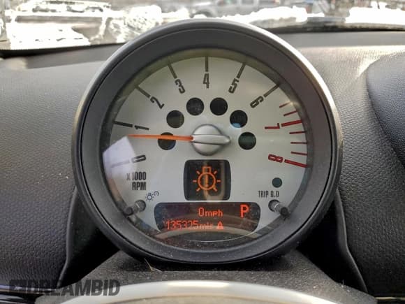 ✅ 2012 MINI Countryman S • VIN: WMWZC3C53CWL81042 • Lot: 95355005. Wystawiony na Copart z przebiegiem 135 325 mil. Bezpłatny archiwum sprzedaży aukcyjnych z USA i szczegółowy raport historii pojazdu na DreamBid. Zdjęcie 9.