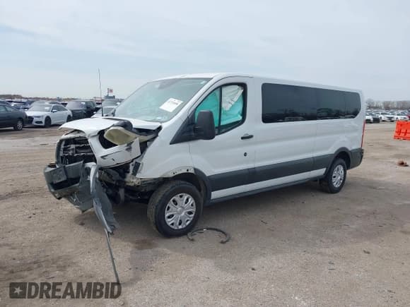 ✅ 2015 Ford Transit XL • VIN: 1FBZX2ZM8FKB27908 • Lot: 41733058. Wystawiony na IAAI z przebiegiem 175 342 mil. Bezpłatny archiwum sprzedaży aukcyjnych z USA i szczegółowy raport historii pojazdu na DreamBid. Zdjęcie 2.