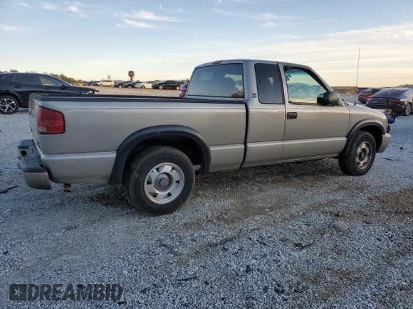 ✅ 2001 GMC Sonoma SLS 1SG • VIN: 1GTCS19W518202453 • Lot: 88853845. Wystawiony na Copart z przebiegiem 196 589 mil. Bezpłatny archiwum sprzedaży aukcyjnych z USA i szczegółowy raport historii pojazdu na DreamBid. Zdjęcie 3.