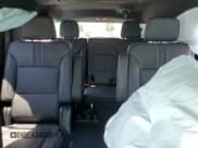 ✅ 2023 Chevrolet Suburban RST • VIN: 1GNSCEKD0PR533279 • Lot: 66894815. Wystawiony na Copart z przebiegiem 19 684 mil. Bezpłatny archiwum sprzedaży aukcyjnych z USA i szczegółowy raport historii pojazdu na DreamBid. Zdjęcie 10.