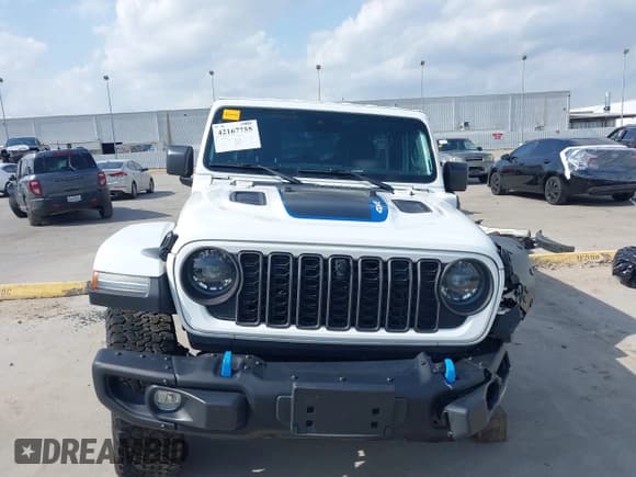 ✅ 2024 Jeep Wrangler Rubicon X • VIN: 1C4RJXR62RW211456 • Lot: 42167755. Wystawiony na IAAI z przebiegiem 27 466 mil. Bezpłatny archiwum sprzedaży aukcyjnych z USA i szczegółowy raport historii pojazdu na DreamBid. Zdjęcie 13.